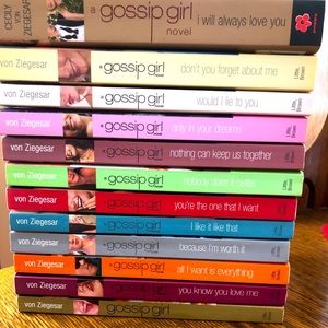 Gossip Girl book series like 📚